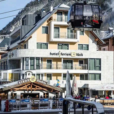 Ferienglueck מלון